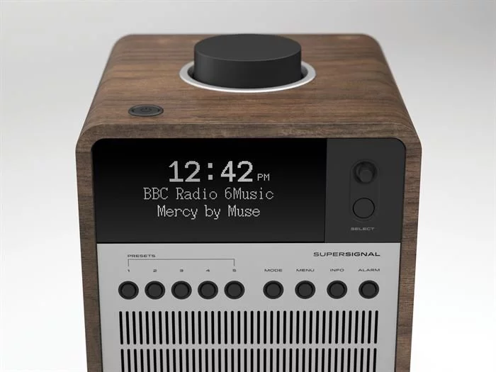 REVO DAB+ Radio - SuperSignal (DAB+) (walnuss/silber) 4 REVO DAB+ Radio - SuperSignal (DAB+) (walnuss/silber) – Bild 2